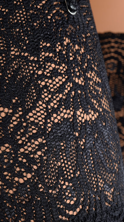 Elegant lace detail of Eleonora 30 Den Lace Top Stockings, perfect for adding allure to any outfit.