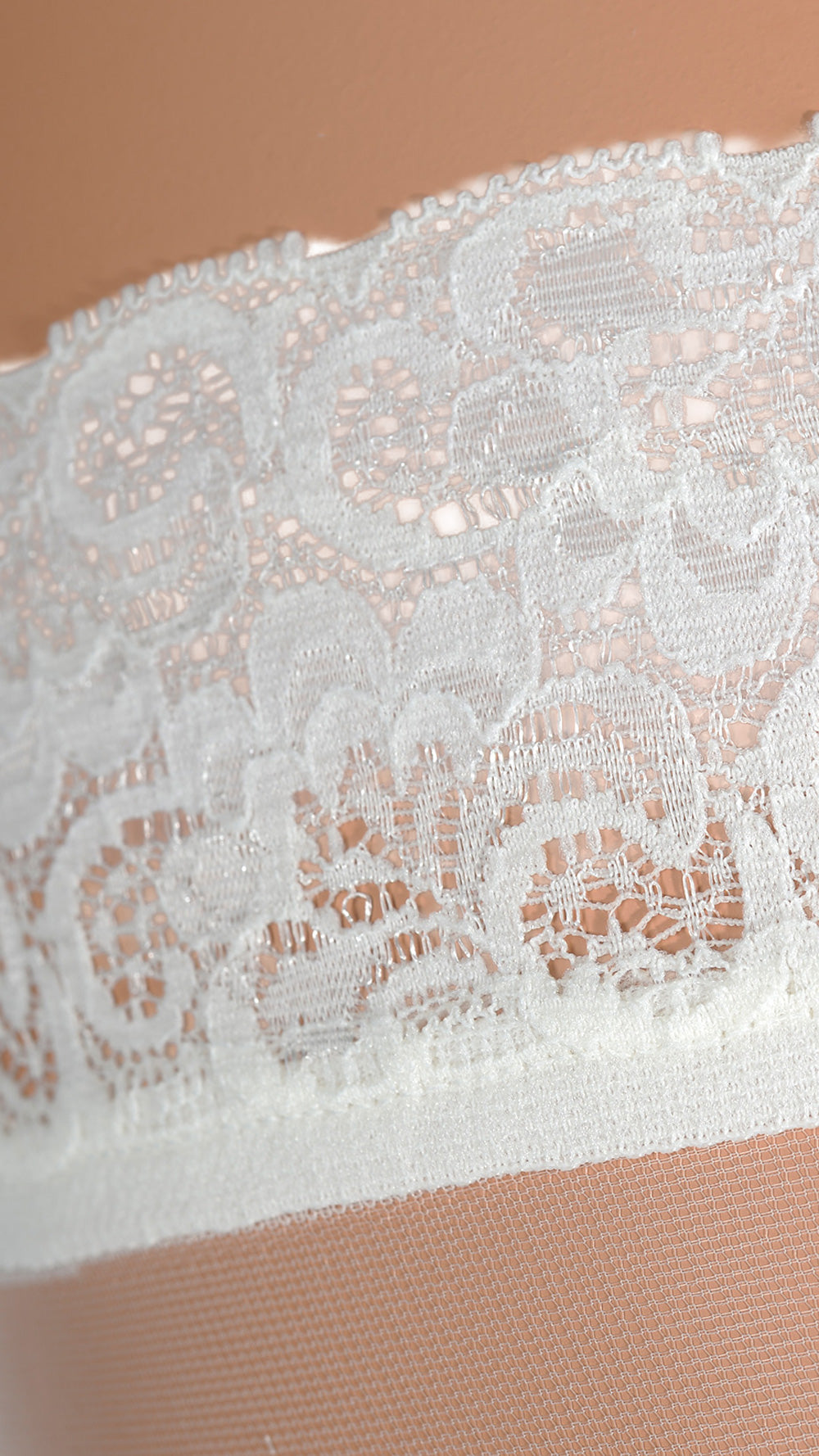 Fanny 15 Den Lace Top Thigh Highs feature intricate lace detailing for a stylish and elegant look. Perfect for any occasion.
