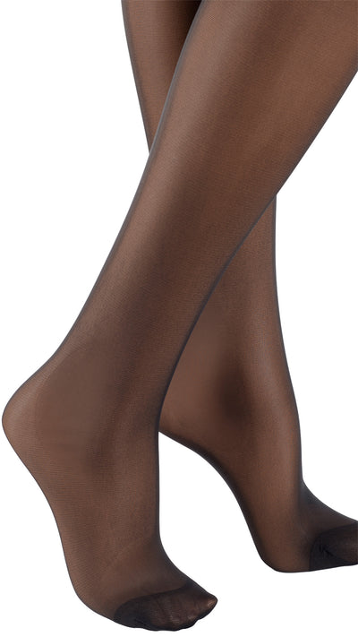Smooth legs in Trasparenze Modella 20 Den Push Up Pantyhose, designed for flawless shaping and elegant comfort.