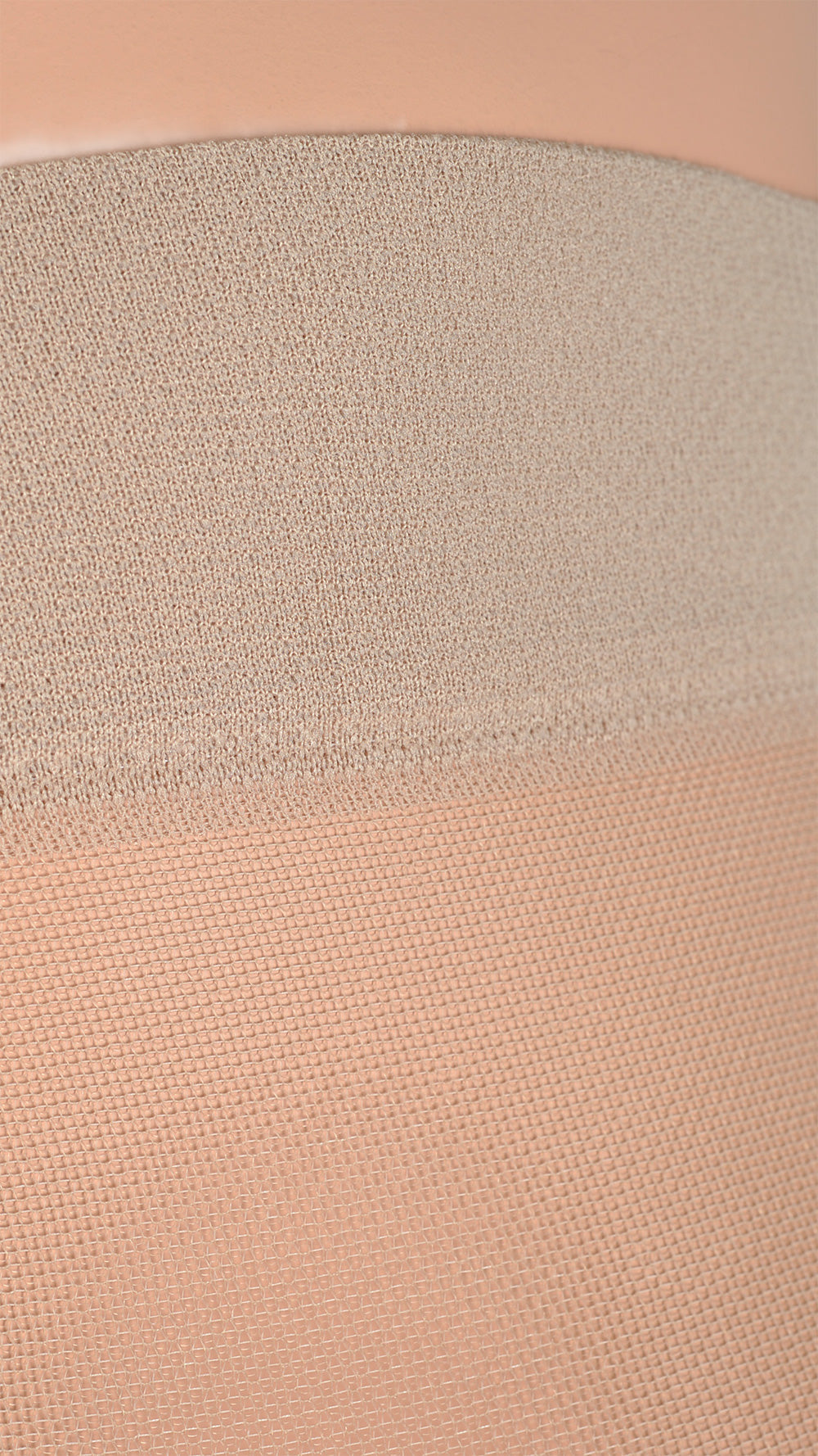 Modello Speciale 70 Support Pantyhose 8-11 mmHg 11-15 hPa offers elegant design and superior comfort for your legs.