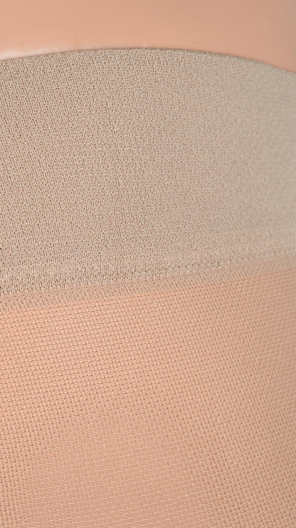 Modello Speciale 70 Support Pantyhose 8-11 mmHg 11-15 hPa offers elegant design and superior comfort for your legs.