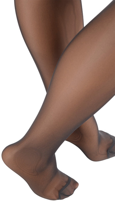 Sara 20 Den Silky Stockings: Embrace Your Elegance, perfect for adding a touch of sophistication to any outfit.
