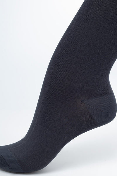 Active Compression Socks 11-14 mmHg 15-19 hPa provide comfort and relief after a long day of travel or work.