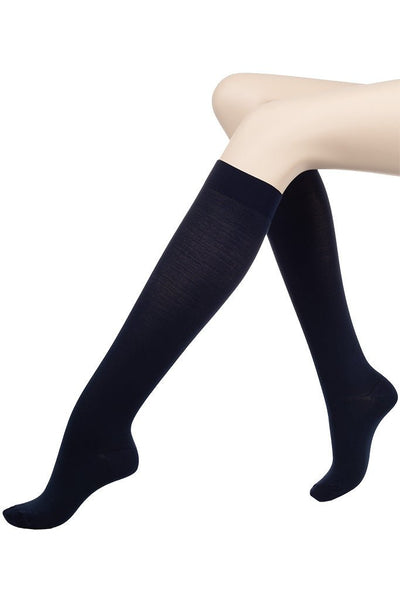 Comfort your legs with Active Compression Socks 11-14 mmHg 15-19 hPa, perfect for travel and everyday relief.