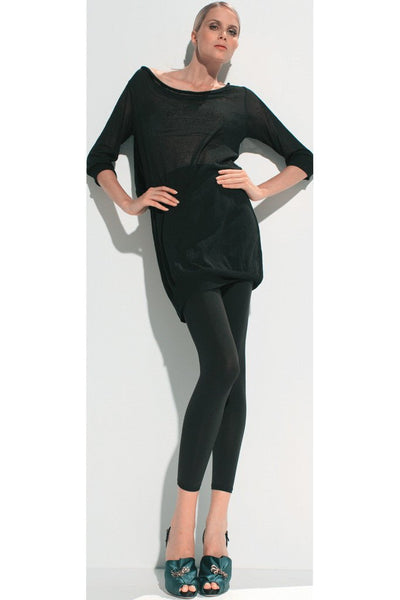 Stylish model showcasing Trasparenze Dorella 100 Den Opaque Leggings with a smooth velvety finish and cotton gusset.