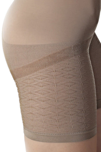 Fiore High-Slim Shaping Panty enhances your silhouette with 60 Denier fabric for shaping and comfort.