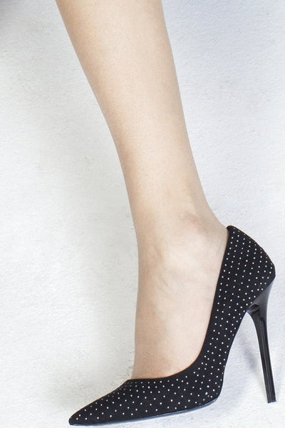 Elevate your style with Trasparenze Invisible 5 Den Ultra Sheer Pantyhose, offering stunning sheer coverage.