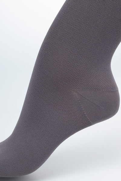 Repomen Compression Socks 16-20 mmHg 21-27 hPa provide support for travel, fitness, and active lifestyles.
