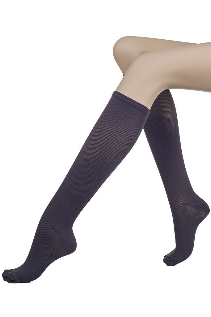 Skywalk Compression Socks 16-20 mmHg 21-27 hPa by Ibici in black, unisex support for travel and fitness comfort.