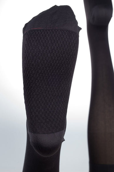 Ibici Skywalk Light Compression Socks 11-14 mmHg 15-19 hPa in black, designed for comfort and support during travel and fitness.
