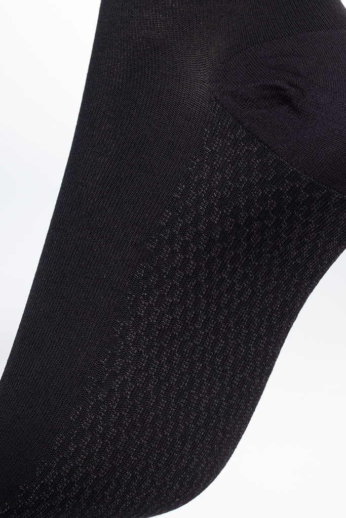 Ibici Skywalk Light Compression Socks 11-14 mmHg 15-19 hPa in black with breathable fabric for men and women